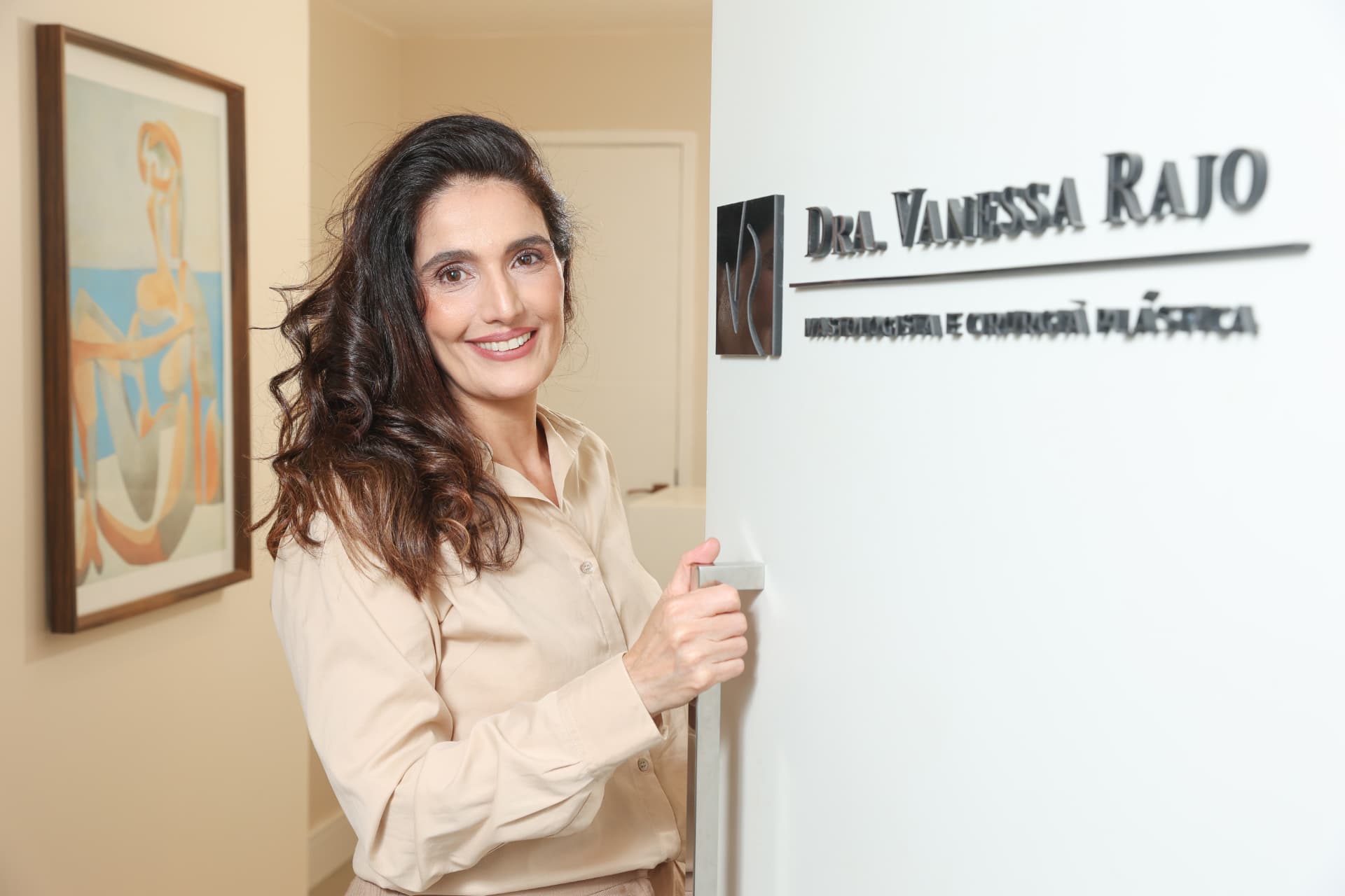 Dra. Vanessa Rajo em seu consultório